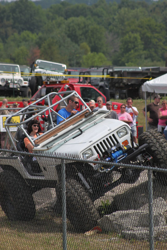 4Wheel Drive Hardware Jeep Jamboree Cruises into Columbiana, OH